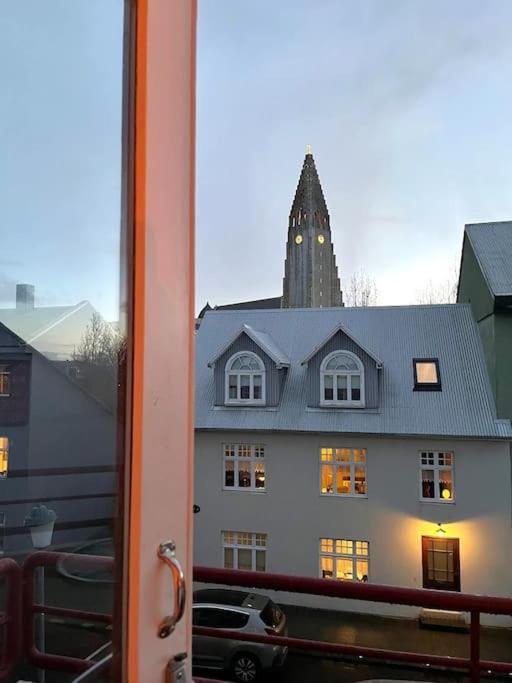 Penthouse In Rvk With Unique View Appartamento Reykjavík