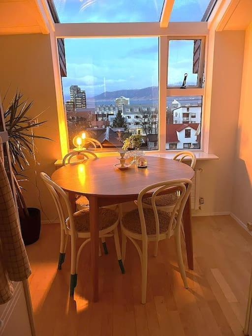 Penthouse In Rvk With Unique View Lejlighed *
