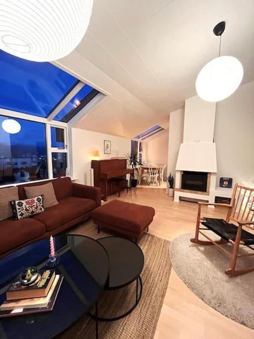 Penthouse In Rvk With Unique View Appartamento Reykjavík